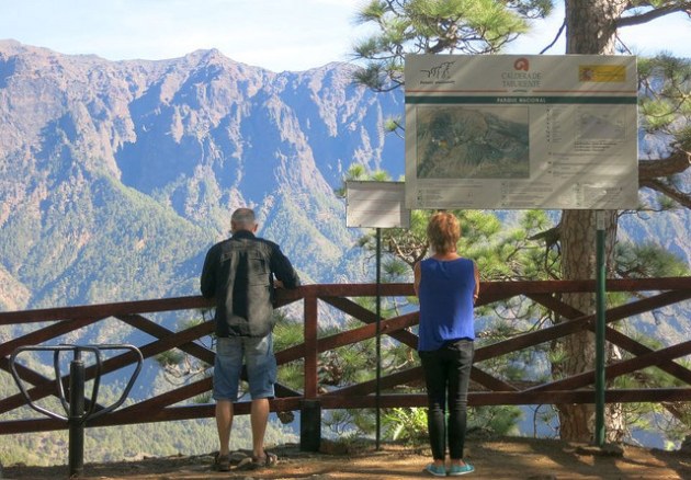 25094591365_403f39f93b_z